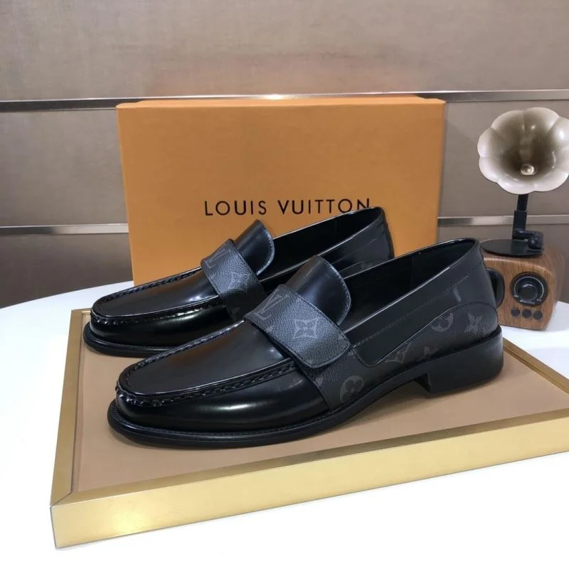 Louis Vuitton Business Shoes Sporty 32979