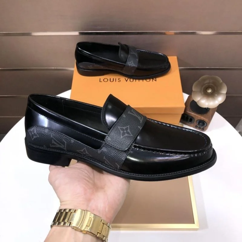 Louis Vuitton Business Shoes Sporty 32979