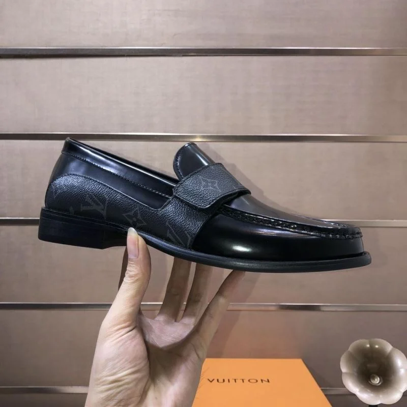 Louis Vuitton Business Shoes Sporty 32979
