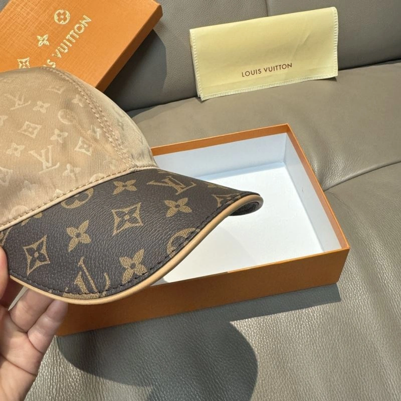 Louis Vuitton Caps UrbanChic 261256