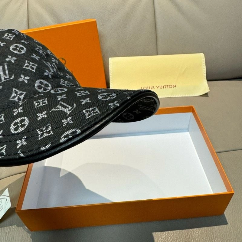 Louis Vuitton Caps Comfortable 261231