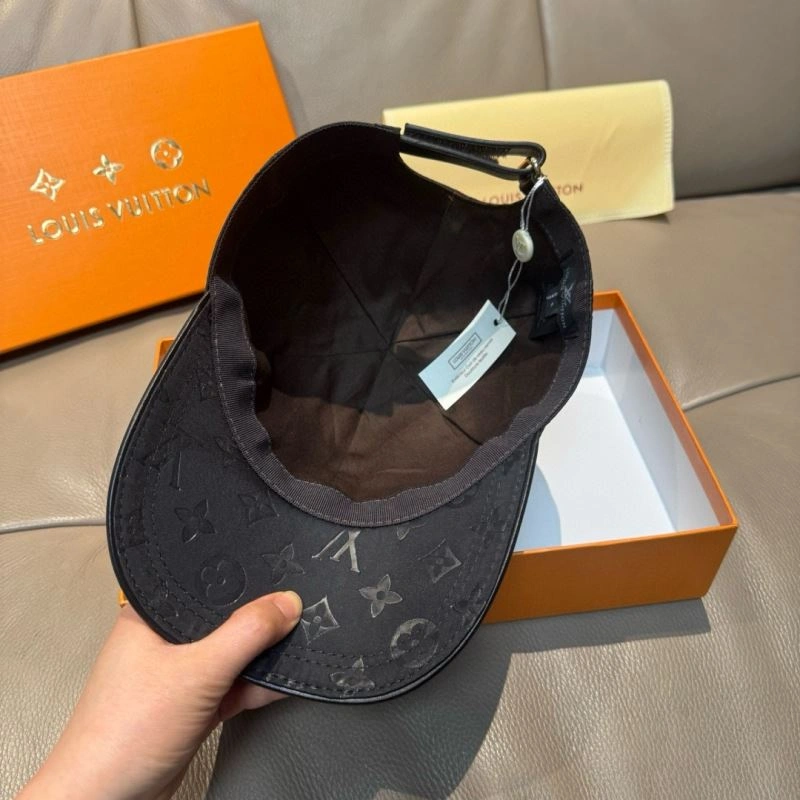 Louis Vuitton Caps Sleek 261227