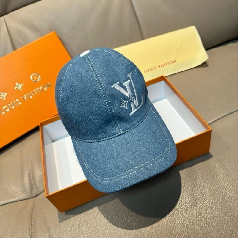 Louis Vuitton Caps Youthful 261224