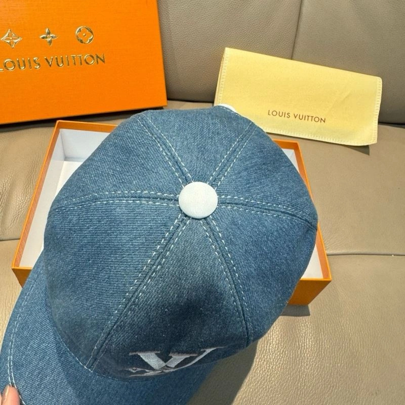 Louis Vuitton Caps Youthful 261224