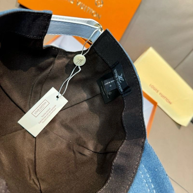 Louis Vuitton Caps Youthful 261224