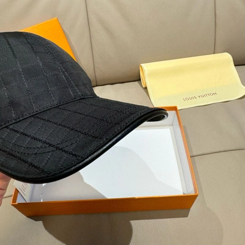 Louis Vuitton Caps UrbanChic 261205