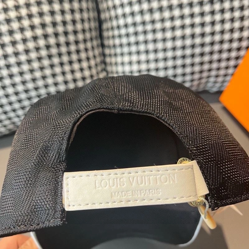 Effortless Louis Vuitton Caps 261204