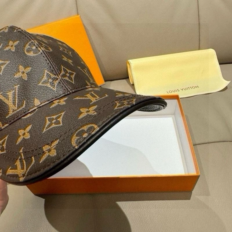 Louis Vuitton Caps Supportive 261202