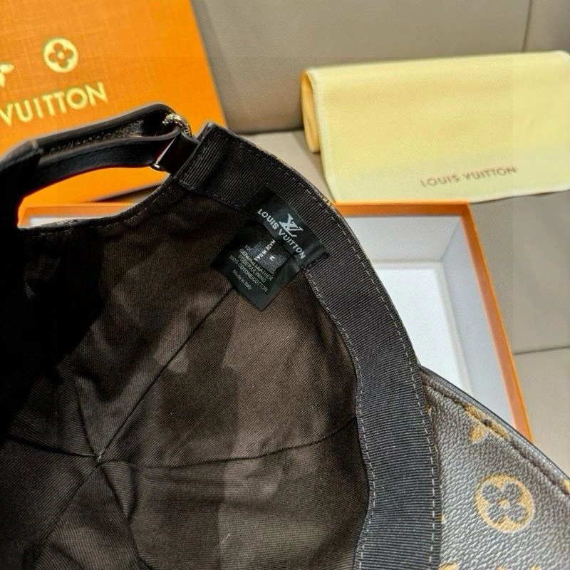 Louis Vuitton Caps Supportive 261202