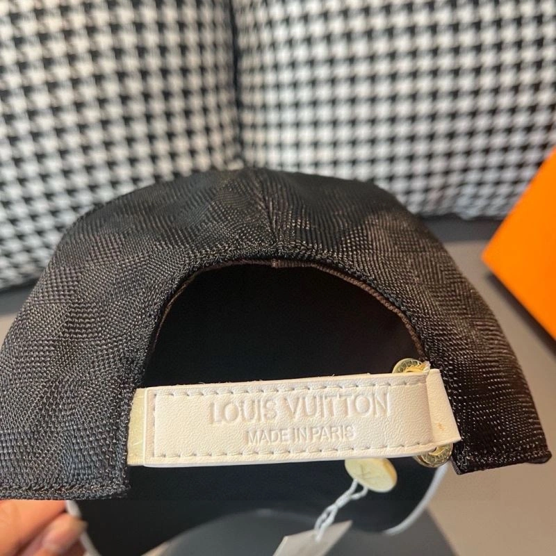 Louis Vuitton Caps EyeCatching 261197