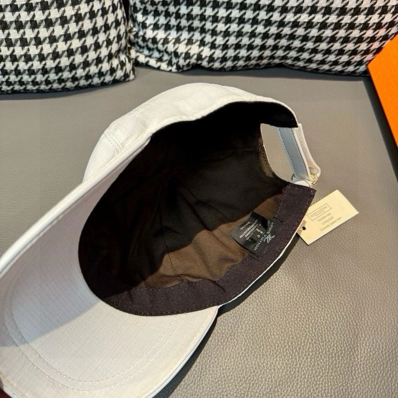 MoistureWicking Louis Vuitton Caps 261213