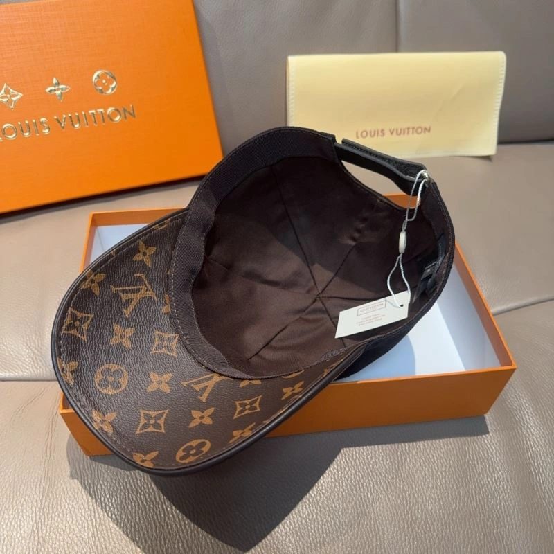 Louis Vuitton Caps Refined 261189
