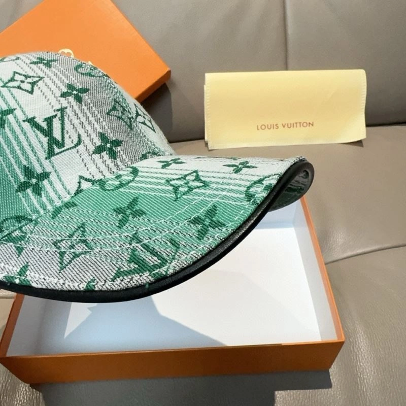 Compact Louis Vuitton Caps 261185