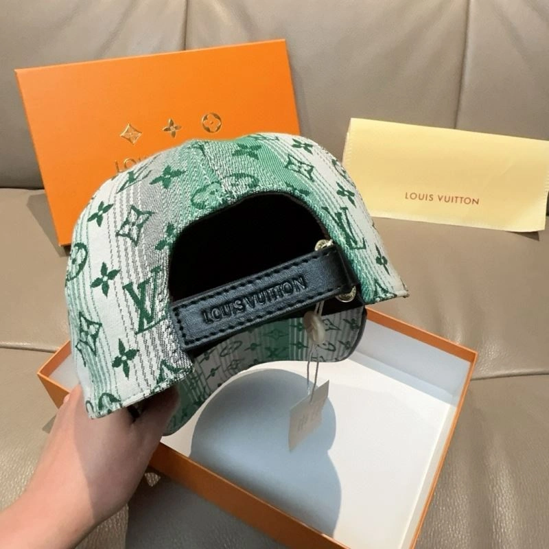 Compact Louis Vuitton Caps 261185