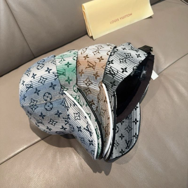 Compact Louis Vuitton Caps 261185
