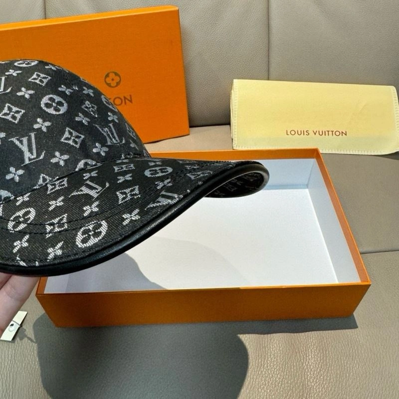 Bold Louis Vuitton Caps 261183