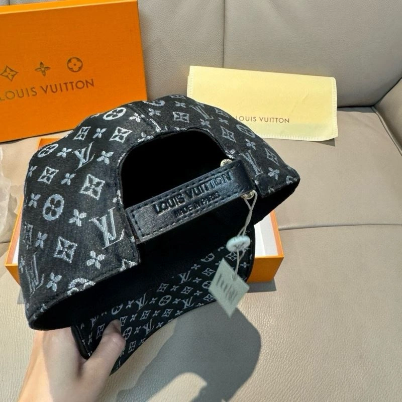 Bold Louis Vuitton Caps 261183