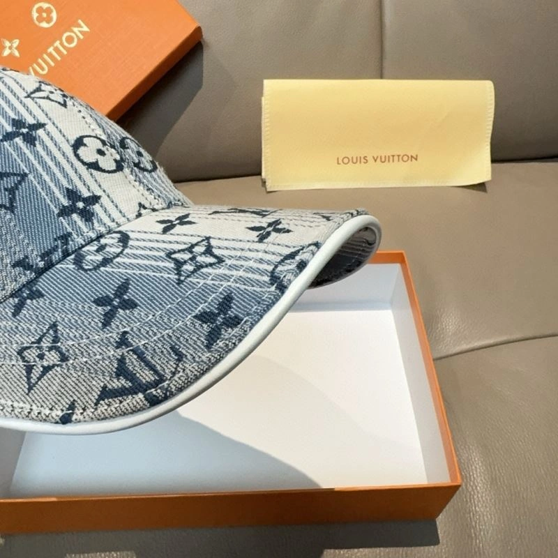 SoftTouch Louis Vuitton Caps 261182
