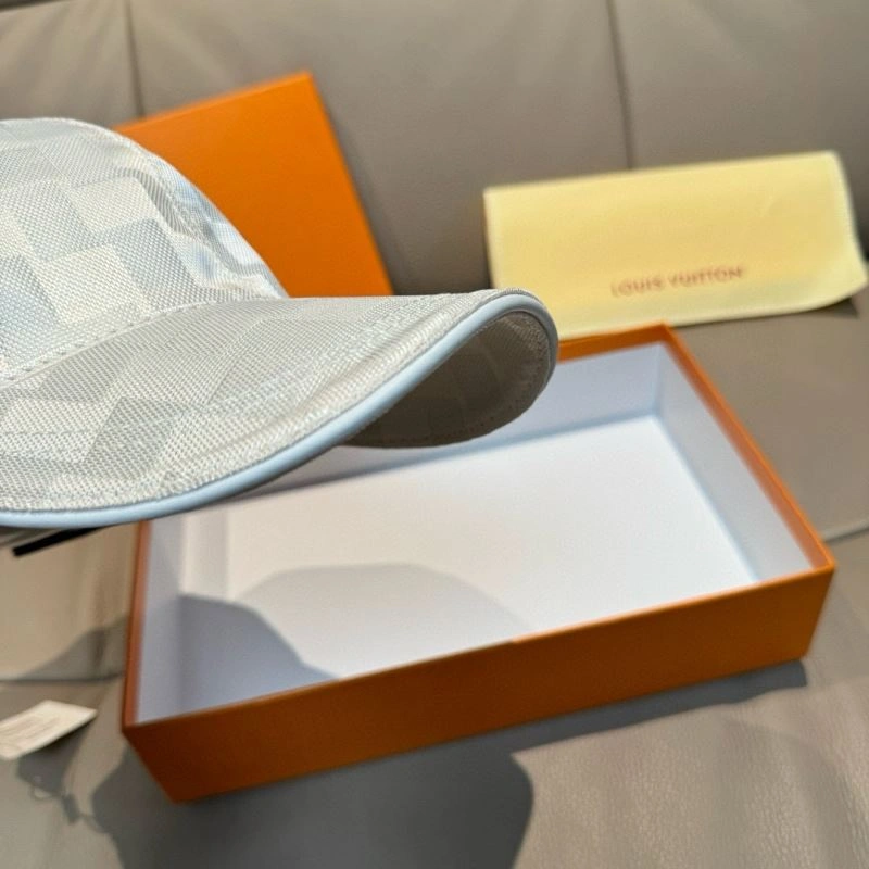 Louis Vuitton Caps Supportive 261170