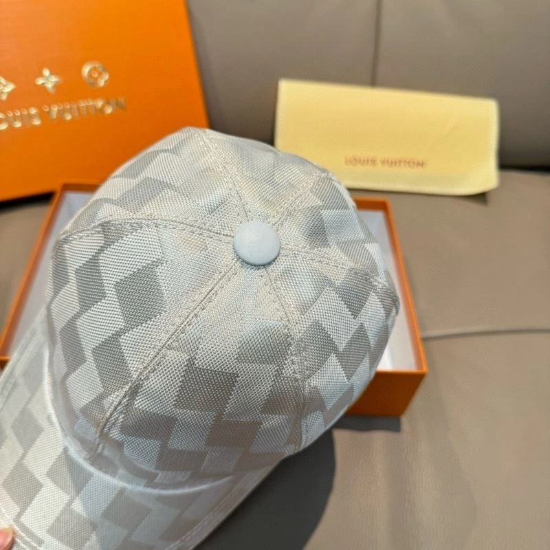 Louis Vuitton Caps Supportive 261170