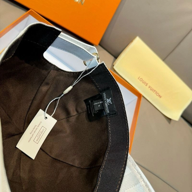 Louis Vuitton Caps Supportive 261170