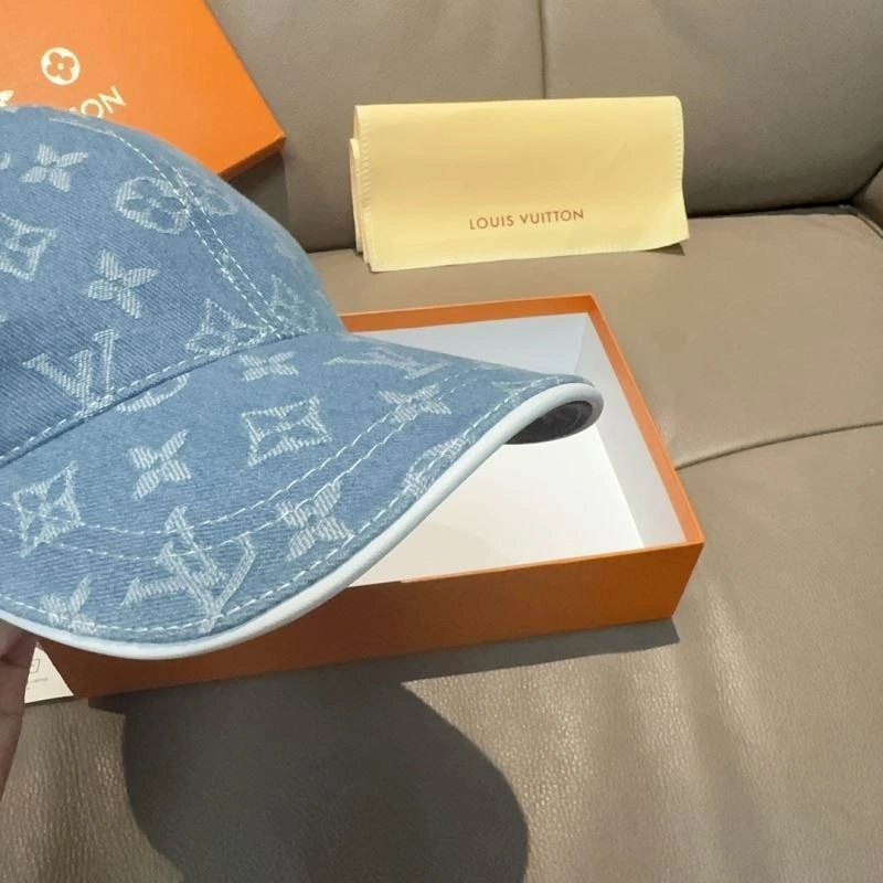 Louis Vuitton Caps Tailored 261173