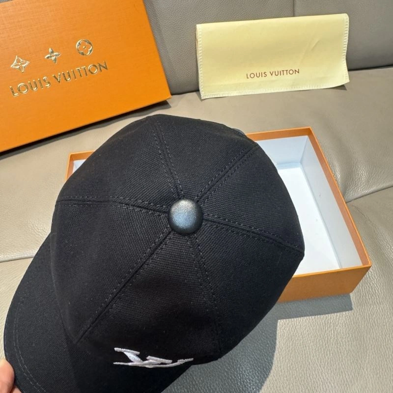 Louis Vuitton Caps Effortless 261166