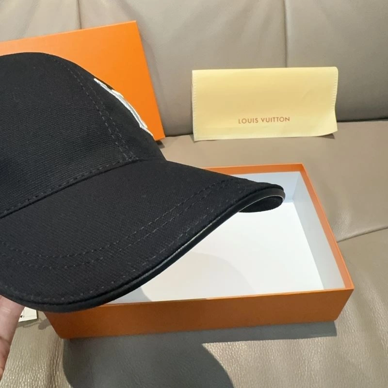 Louis Vuitton Caps Effortless 261166
