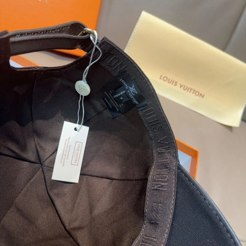 Louis Vuitton Caps Effortless 261166