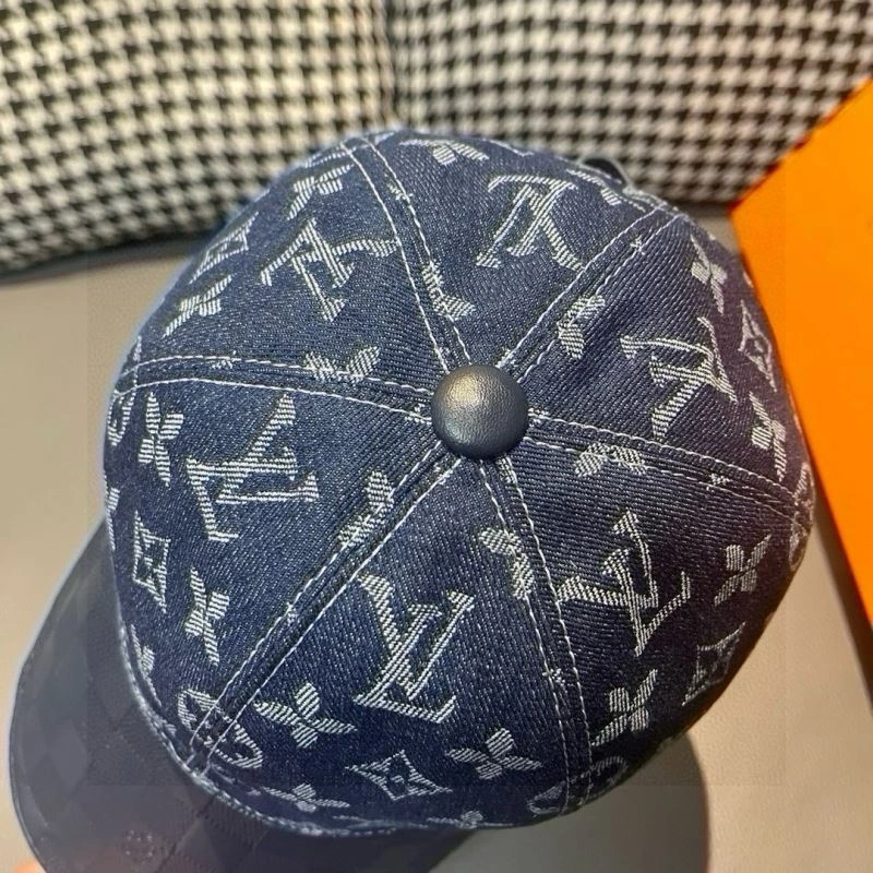 EyeCatching Louis Vuitton Caps 261159