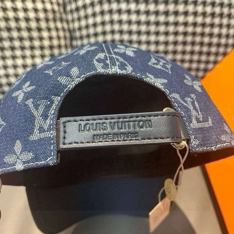 EyeCatching Louis Vuitton Caps 261159