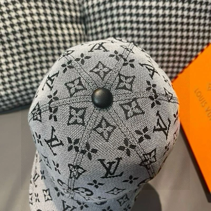 Elegant Louis Vuitton Caps 261153
