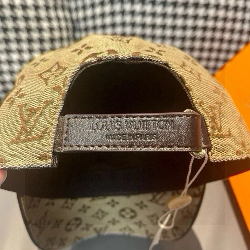 Louis Vuitton Caps Durable 261155