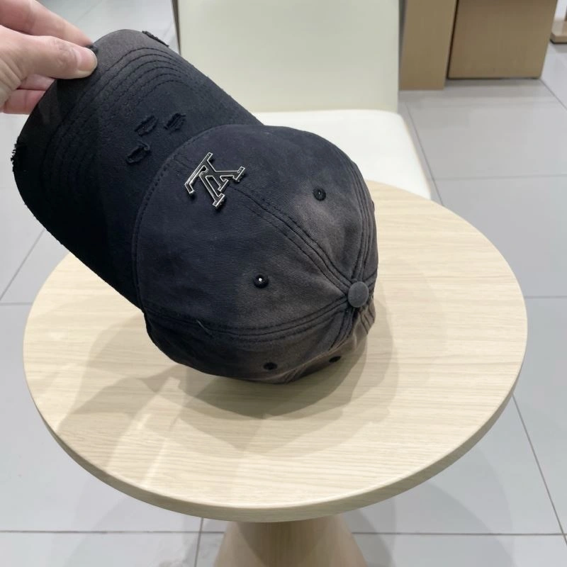 Elegant Louis Vuitton Caps 258257
