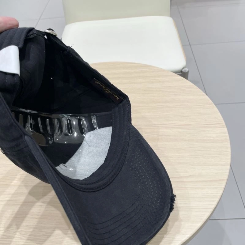 Elegant Louis Vuitton Caps 258257