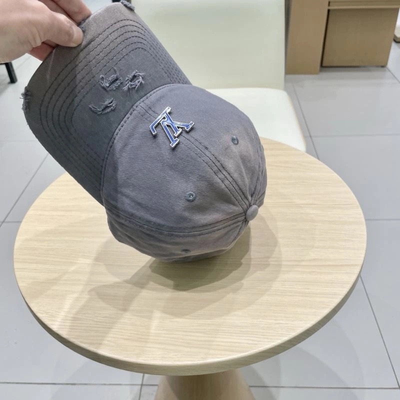 Louis Vuitton Caps Timeless 258245