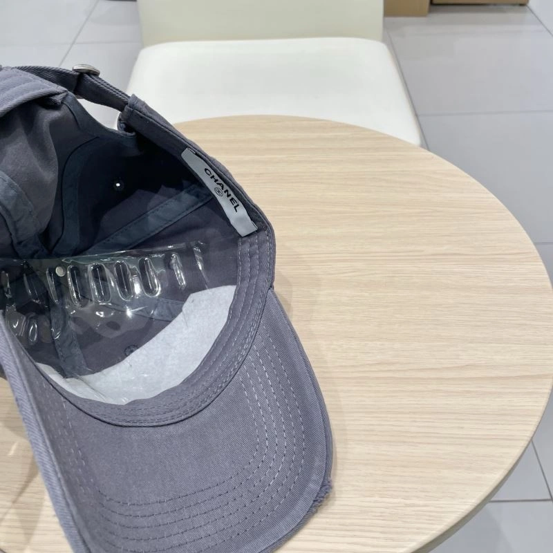 Louis Vuitton Caps Timeless 258245