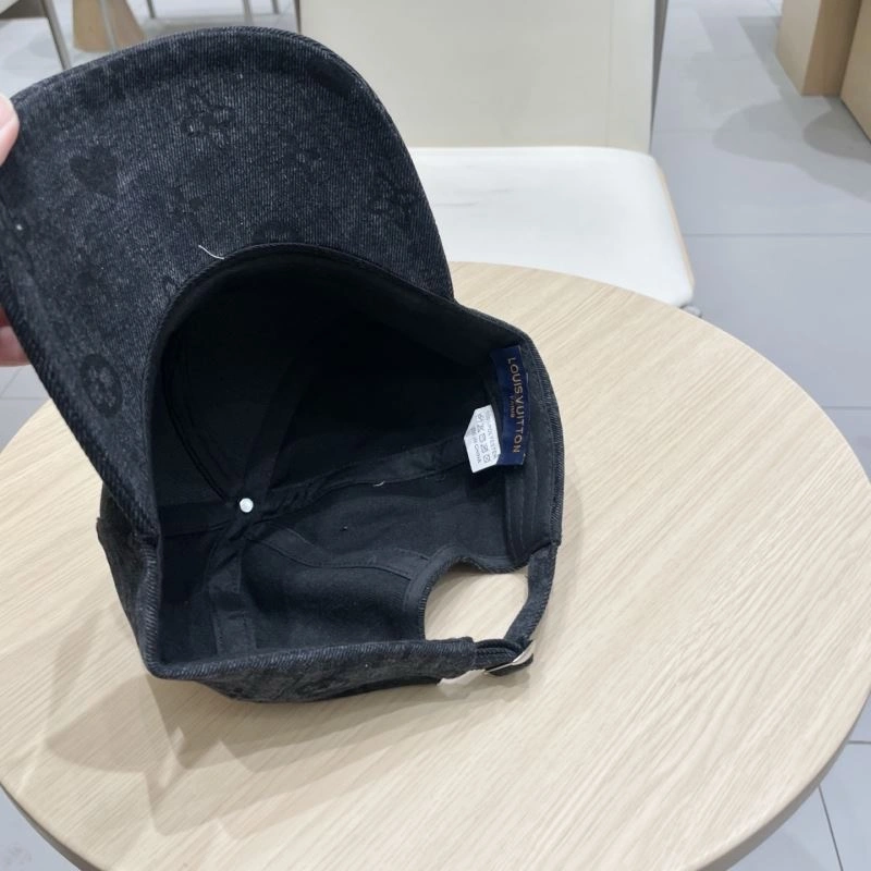 Louis Vuitton Caps Lightweight 258237