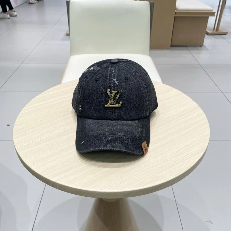 Louis Vuitton Caps Bright 258236