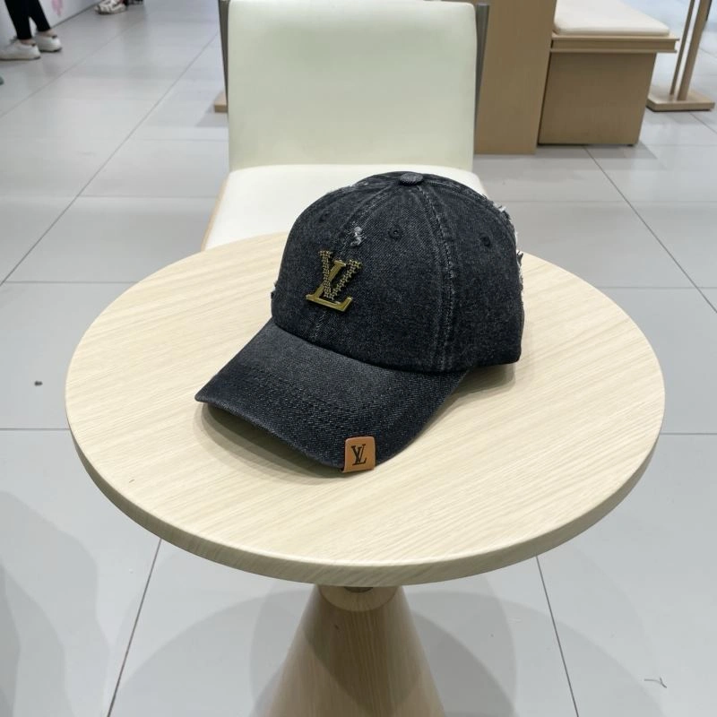 Louis Vuitton Caps Bright 258236