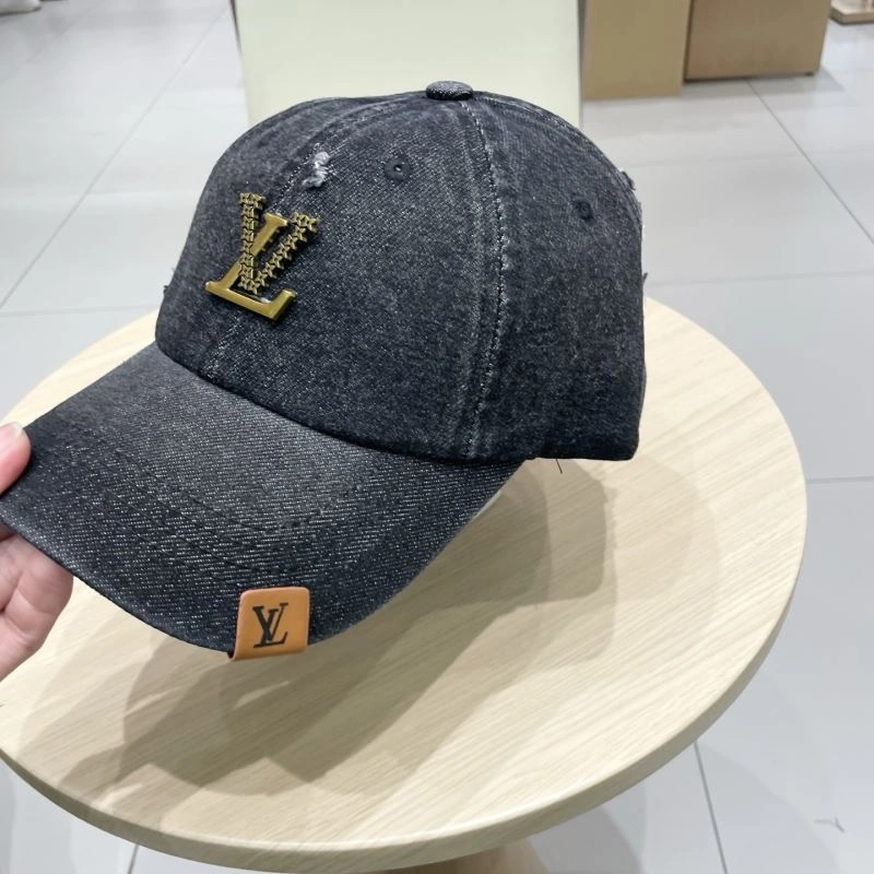 Louis Vuitton Caps Bright 258236
