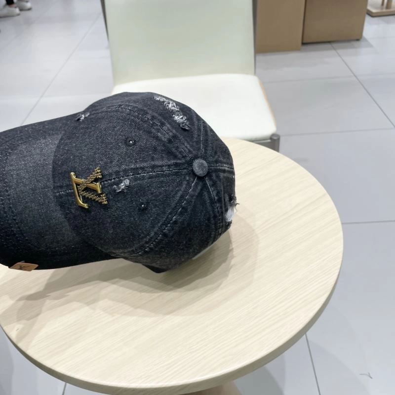 Louis Vuitton Caps Bright 258236