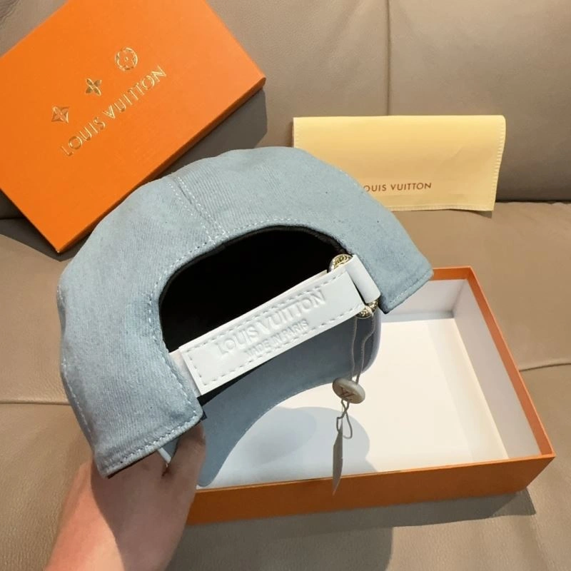Snug Louis Vuitton Caps 258231