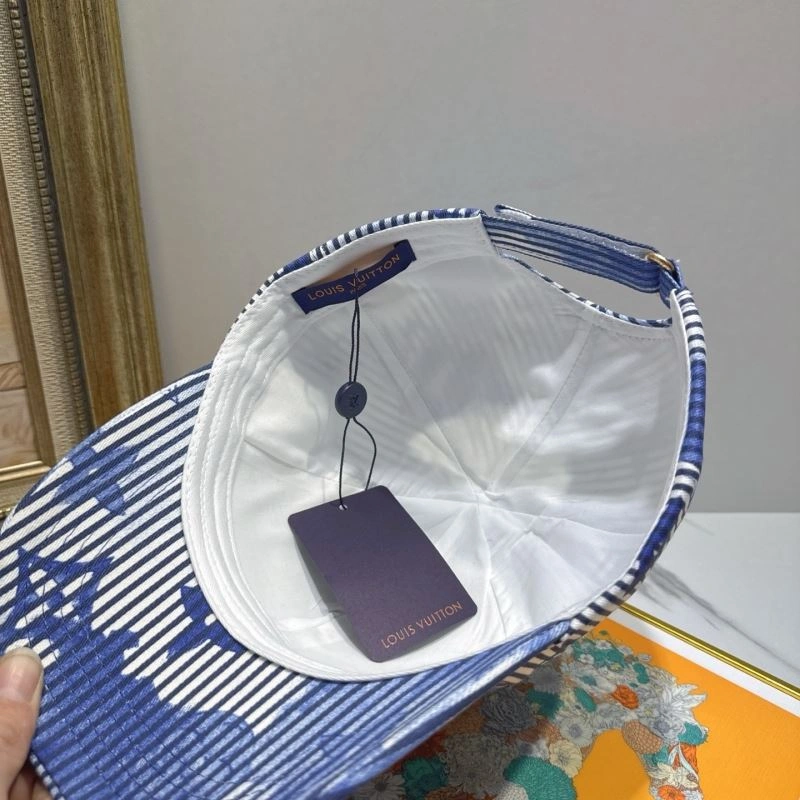 EyeCatching Louis Vuitton Caps 258204