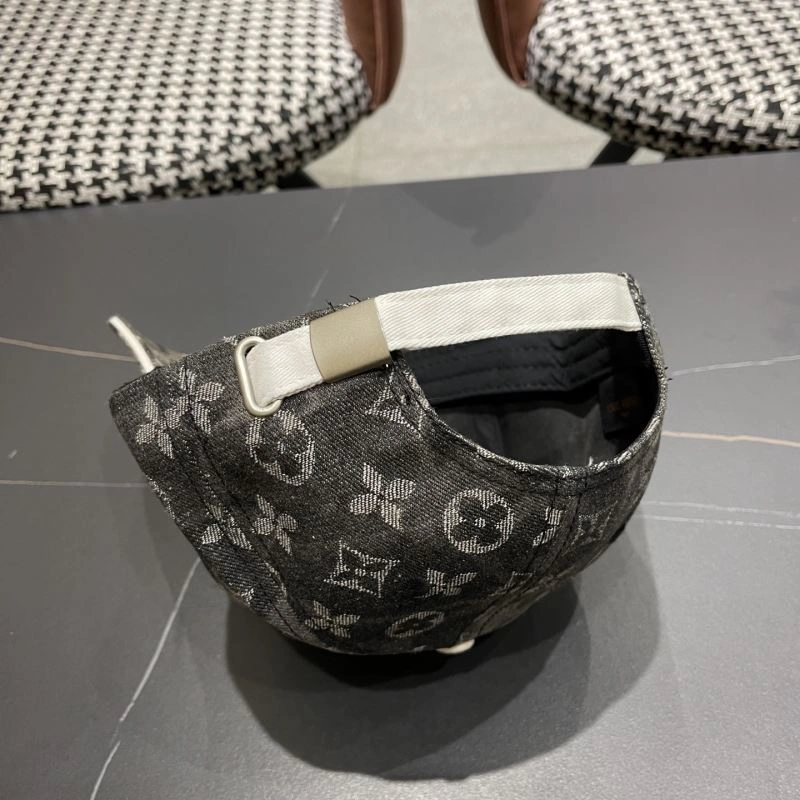 Louis Vuitton Caps Practical 258226