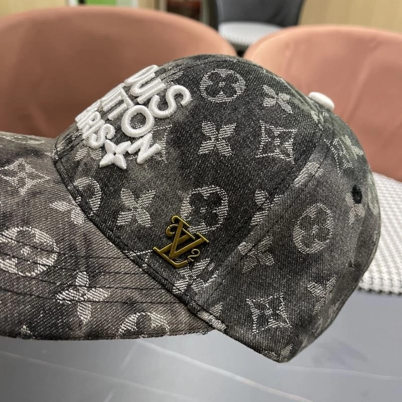 Louis Vuitton Caps Practical 258226