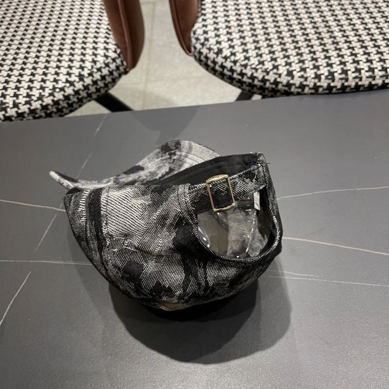 Packable Louis Vuitton Caps 258228
