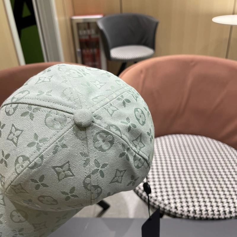 Louis Vuitton Caps Refined 258225