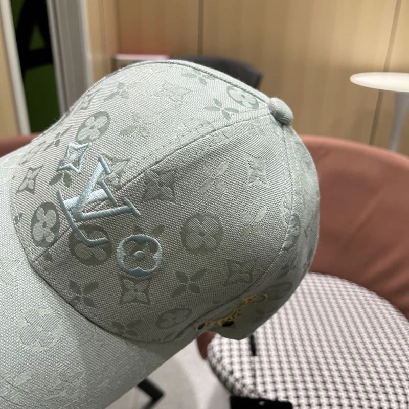 Louis Vuitton Caps Refined 258225