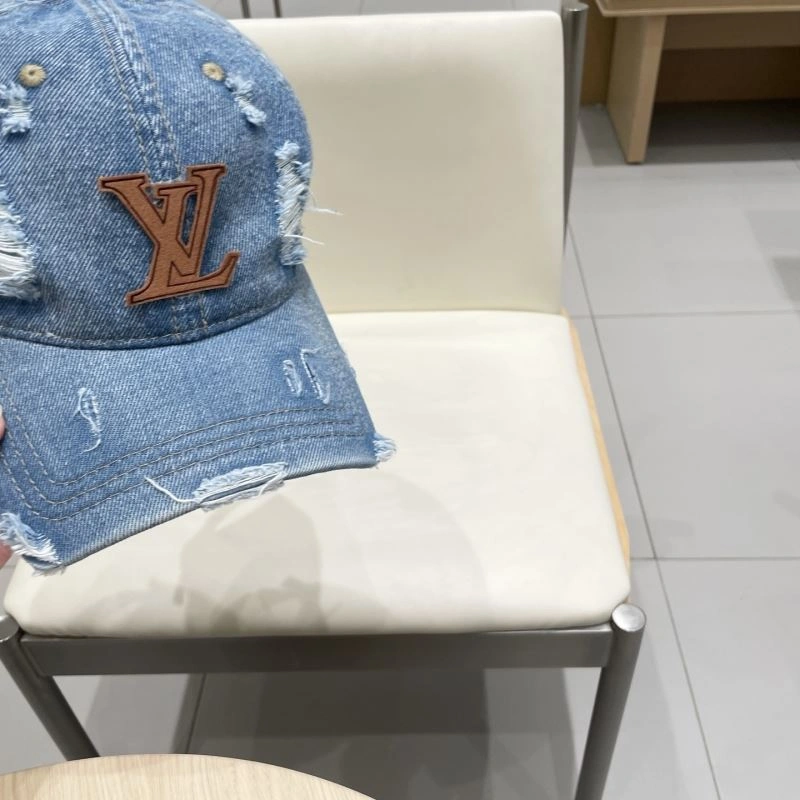 Louis Vuitton Caps Supportive 258168